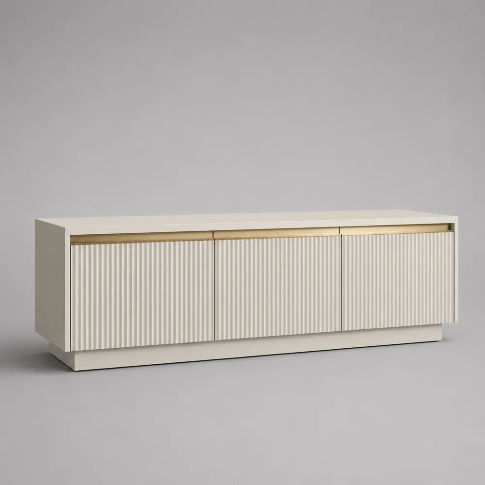 Meuble TV bas en MDF blanc avec trois portes rainurées et rangement fermé 240 x 40 x 50 cm